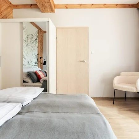 Cirrus 1 كوشتيليسكا